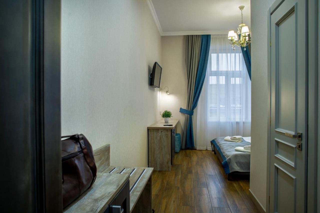 Mini Hotel Barvy Lvova On Horodotska St. Buitenkant foto