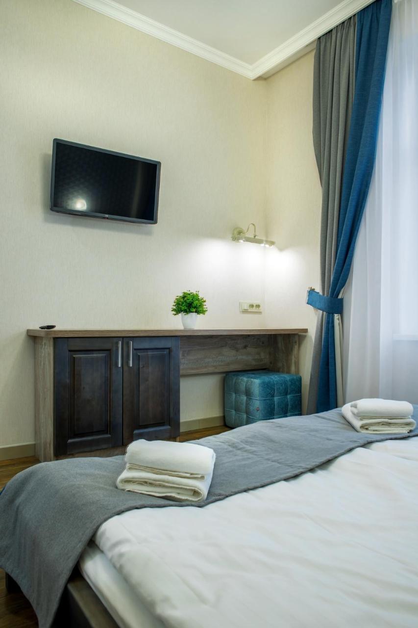Mini Hotel Barvy Lvova On Horodotska St. Buitenkant foto