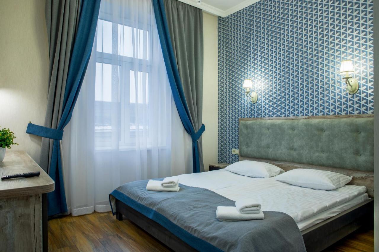 Mini Hotel Barvy Lvova On Horodotska St. Buitenkant foto
